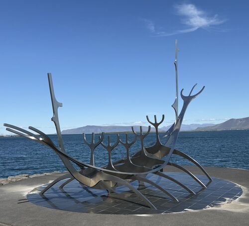 Supposedly not a viking representation. Hm.